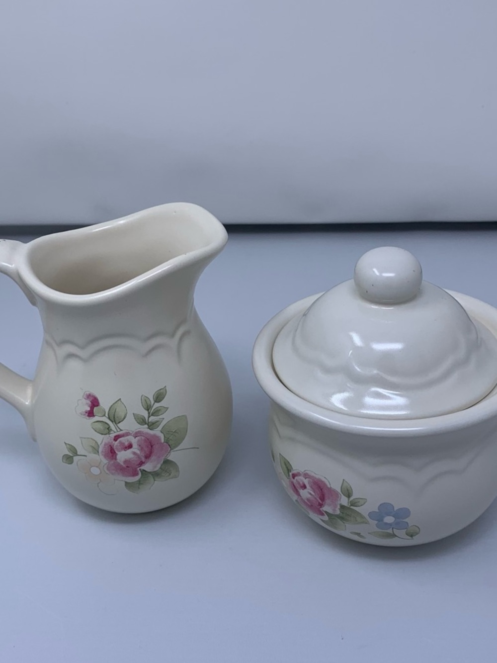 NWT Pfaltzgraff Tea Rose Creamer and Sugar Bowl Set